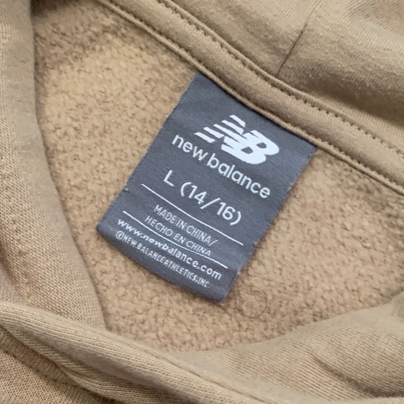 NWT New Balance Beige Hoodie Boys LARGE 14/16 - Picture 4 of 12